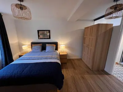 Un ou plusieurs lits dans un hébergement de l'établissement Maison pour 10 personnes max en plein centre de Ste Mère Eglise