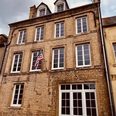 Maison pour 10 personnes max en plein centre de Ste Mère Eglise