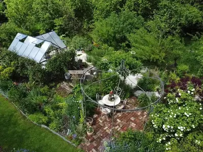 Jardin de l'établissement Maison de charme normande avec jardin et WiFi - FR-1-497-220