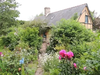 Jardin de l'établissement Maison de charme normande avec jardin et WiFi - FR-1-497-220