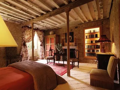 Coin salon dans l'établissement Magnifique Château d'Hémevez au coeur de la presqu'île du Cotentin