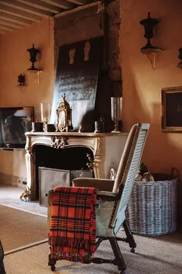 Télévision ou salle de divertissement dans l'établissement Magnifique Château d'Hémevez au coeur de la presqu'île du Cotentin