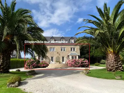 Jardin de l'établissement Duplex Bellevue, vue mer, à 50m de la plage!