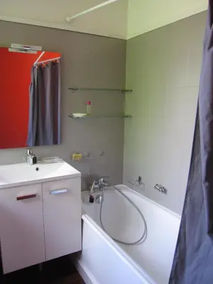 Salle de bains dans l'établissement Maison avec grand jardin pour 15 couchages en Normandie