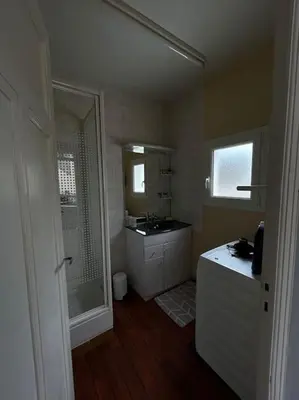 Salle de bains dans l'établissement Maison à 50 m de la plage