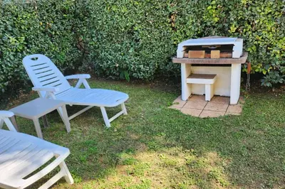 Jardin de l'établissement House with garden and barbecue in Cabourg