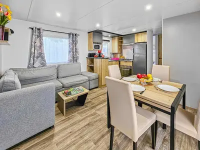 Cuisine ou kitchenette dans l'établissement Le Cotin Normand