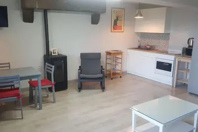 Cuisine ou kitchenette dans l'établissement Chaulieu Gite near Sourdeval 50150 Normandy