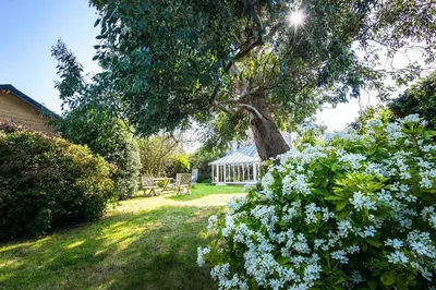 Jardin de l'établissement La Maison de la Mer - Vacation home in Normandy