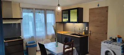 Cuisine ou kitchenette dans l'établissement Studio confortable à Flamanville - 35m² - Jardin privé