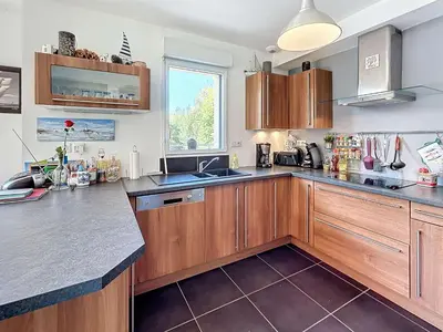 Cuisine ou kitchenette dans l'établissement Maison calme, proche tennis, 3 chambres, terrasse, Wi-Fi, parking - FR-1-361-554