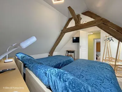 Un ou plusieurs lits dans un hébergement de l'établissement Maison restaurée avec charme à Domfront, animaux admis, wifi, près des pistes cyclables - FR-1-497-201