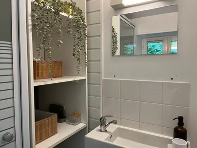 Salle de bains dans l'établissement Maison de ville rare vu château