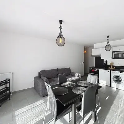 Charmant appartement proche plage avec balcon et parking privé - FR-1-465-123