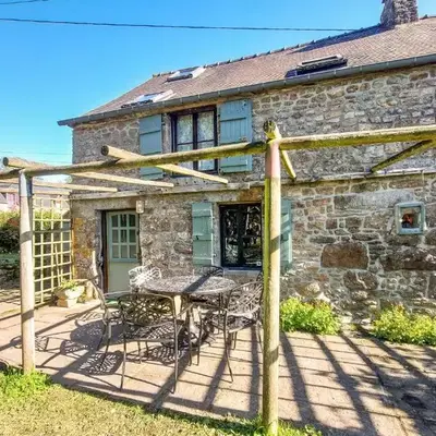 2 Bedroom Nice Home In Le Ferré