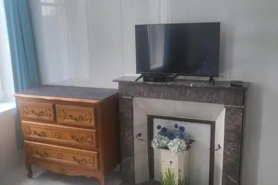Télévision ou salle de divertissement dans l'établissement 1Bed Apartment Sleeps 2 - Parking Wifi