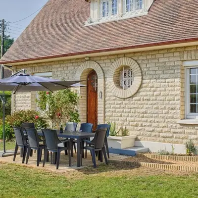 Maison rétro avec jardin et 5 chambres à Merville-Franceville-Plage - FR-1-788-34