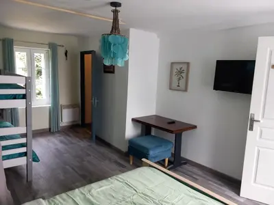 Télévision ou salle de divertissement dans l'établissement Mont saint michel normandie