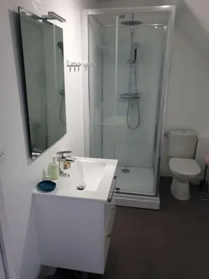 Salle de bains dans l'établissement Gîte Grand'elle