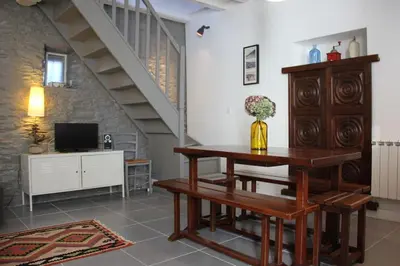 Télévision ou salle de divertissement dans l'établissement Maison au coeur de Cancale à 300m de la plage
