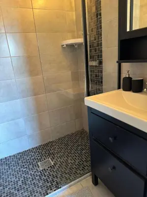 Salle de bains dans l'établissement Maison Flair