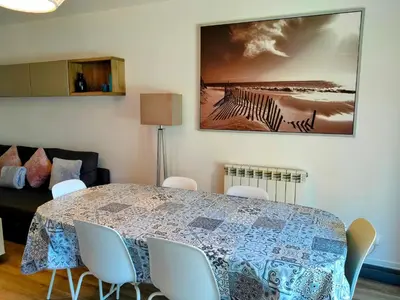 Coin salon dans l'établissement Ravissant Cottage avec jardin, refait à neuf, 2 à 5 pers