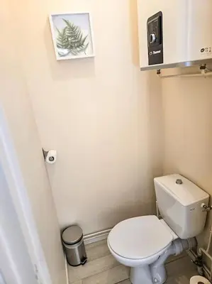 Salle de bains dans l'établissement Appartement lumineux proche Abbaye & Centre de Caen