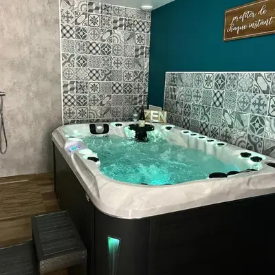 Gîte jacuzzi à la Cavalerie de Montchaton