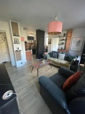 Cuisine ou kitchenette dans l'établissement Bel appartement spacieux ,convivial de 3 chambres avec parking privé sécure