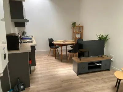 Cuisine ou kitchenette dans l'établissement Maison 2 pièces Ouistreham