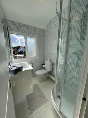 Salle de bains dans l'établissement Le Maxaudant Duplex avec Balcon et Vue sur Mer