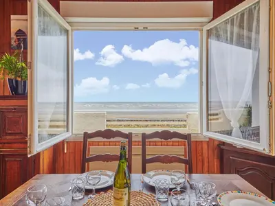 Vue générale sur la mer ou vue sur la mer prise depuis la maison de vacances