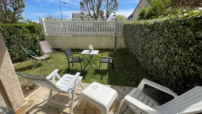 Jardin de l'établissement Studio avec jardin centre ville Cabourg La Roseraie