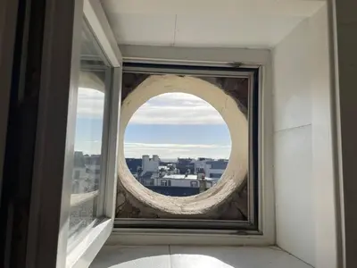 Vue générale sur la mer ou vue sur la mer prise depuis l'appartement