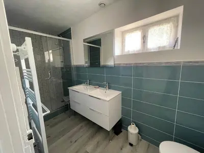 Salle de bains dans l'établissement Maison 3 chambres pour 6 pers