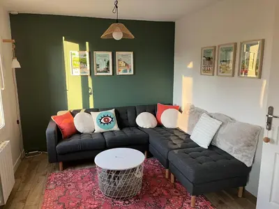 Coin salon dans l'établissement Sweat little home close to Sword beach