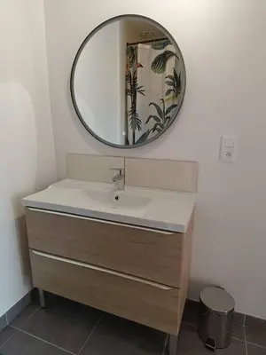 Salle de bains dans l'établissement Gîte Les Pages