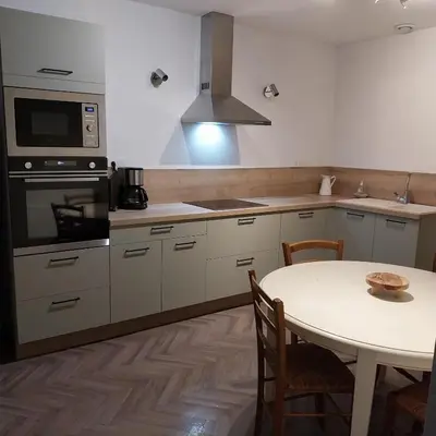 Cuisine ou kitchenette dans l'établissement Gite de la libération