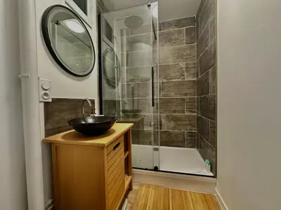 Salle de bains dans l'établissement Sydney - studio avec loggia, accès direct plage