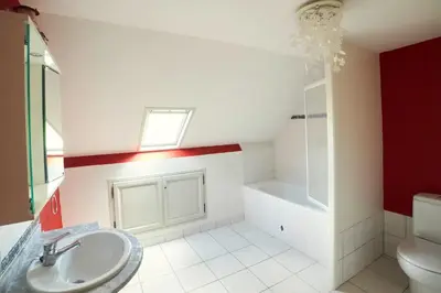 Salle de bains dans l'établissement Chambre Des Prés à la ferme de Franqueville