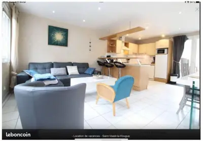 Cuisine ou kitchenette dans l'établissement Appartement sur le port de Saint-Vaast-la-Hougue