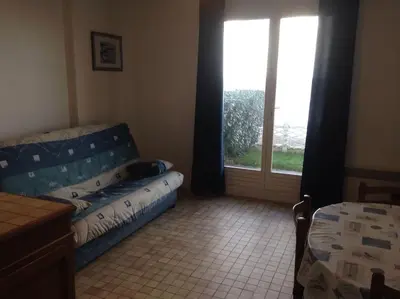 Coin salon dans l'établissement F2 et JARDINET FACE ET ACCES DIRECT MER