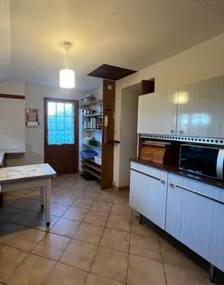 Cuisine ou kitchenette dans l'établissement Le Refuge de la Liberté