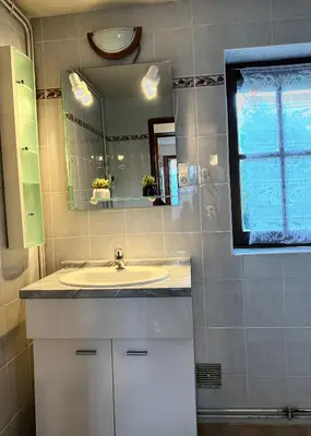 Salle de bains dans l'établissement Le Refuge de la Liberté