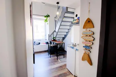 Plan de l'établissement Petit Duplex Lumineux, hyper centre à 2 pas du port, Intendance Luxury Host