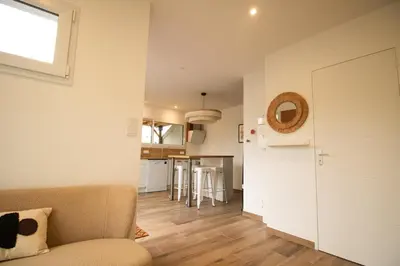 Cuisine ou kitchenette dans l'établissement Petite maison cosy