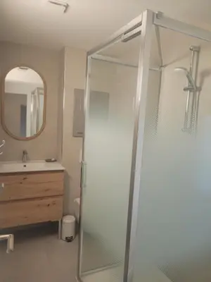 Salle de bains dans l'établissement Pti logement chaleureux