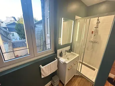Salle de bains dans l'établissement Maison Alternativi - hyper centre
