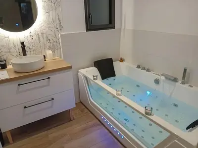 Salle de bains dans l'établissement Le Paradis Secret Plage et Balneo