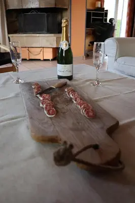 Boissons dans l'établissement Dogfriendly, grand jardin clos, 4 chambres, grand salon avec cheminée